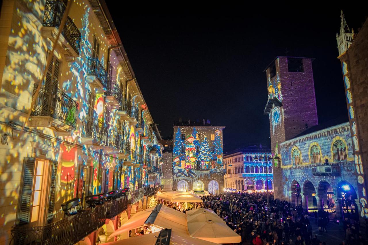 Ferienwohnung La Finestra Sul Duomo - The House Of Travelers Como Exterior foto